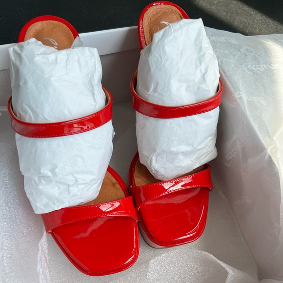 L’INTERVALLE - size 40 - vibes red patent / verni rouge heels - Picture 7 of 9